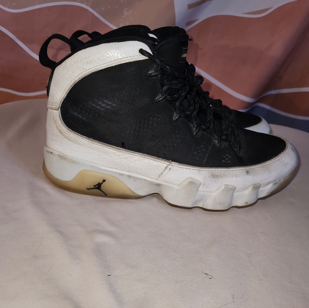 Nike  Air Jordan 9 Retro Black and White Sneakers